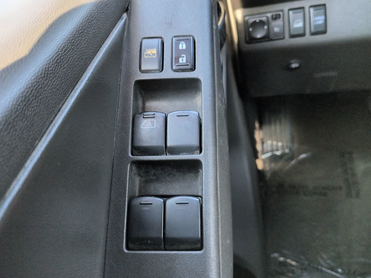 Used 2014 Nissan Frontier PRO-4X w/ Pro-4x Luxury Package AWD/4WD image 24