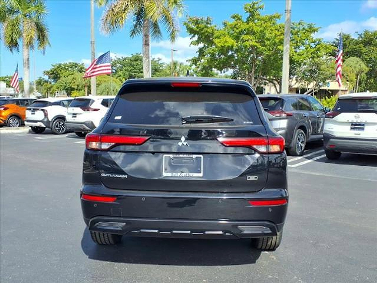 Used 2023 Mitsubishi Outlander SE Black Edition image 5