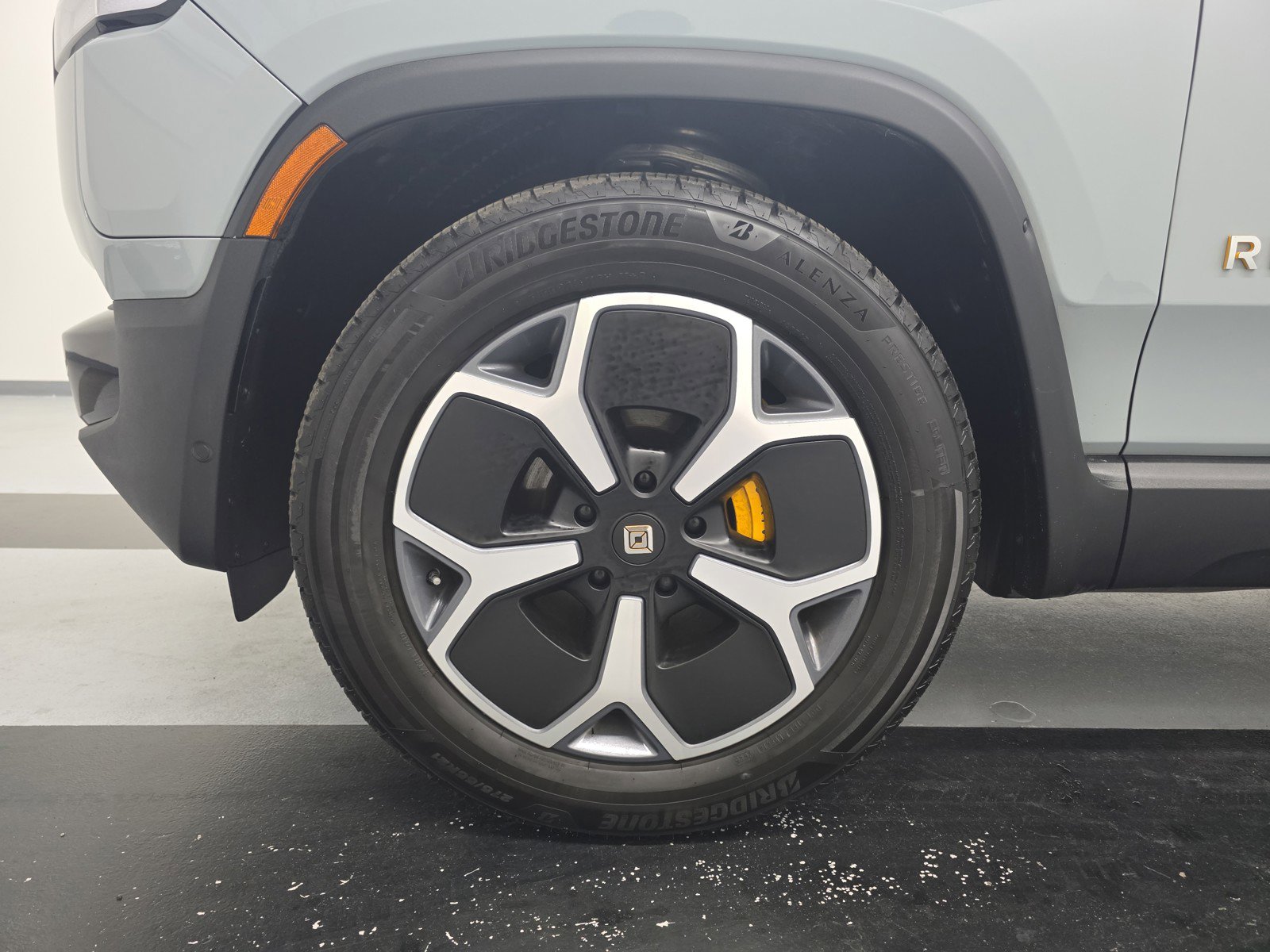 Used 2024 Rivian R1S Adventure AWD/4WD image 9