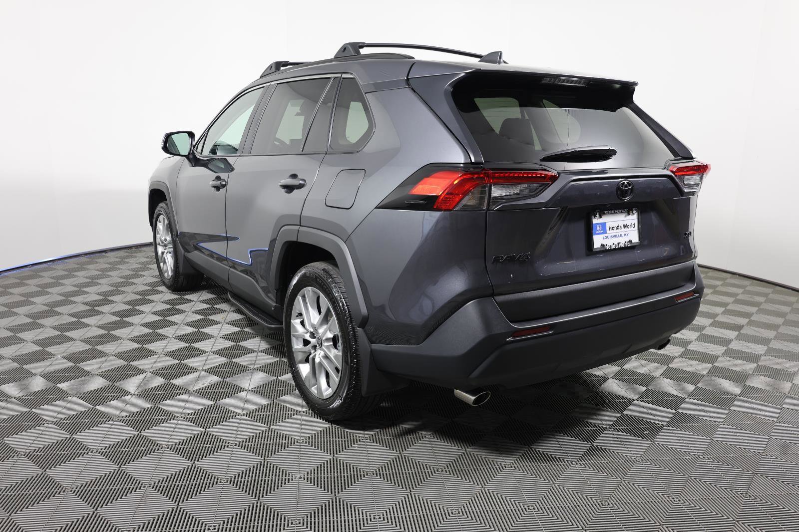 Used 2024 Toyota RAV4 XLE Premium FWD image 7