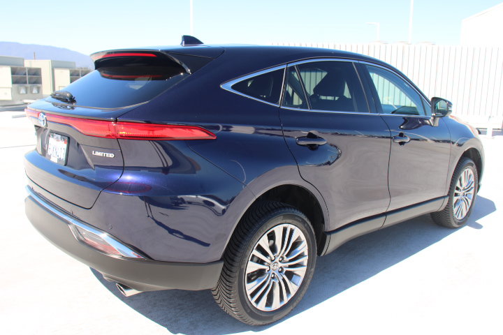 Certified 2023 Toyota Venza Limited AWD/4WD image 3