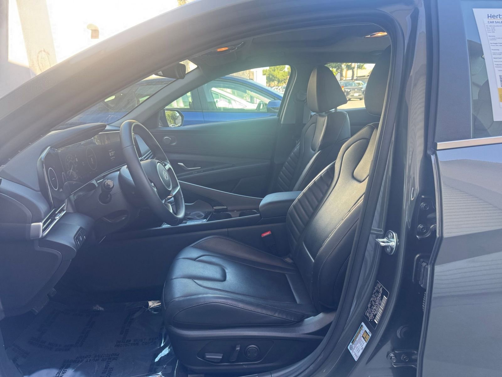 Used 2025 Hyundai Elantra Limited image 29