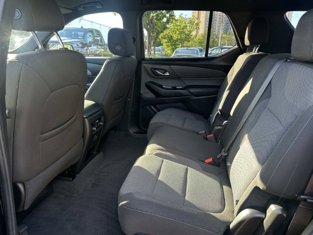 Used 2023 Chevrolet Traverse LT AWD/4WD image 17