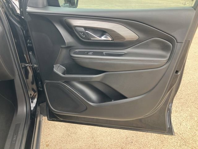 Used 2023 GMC Terrain SLE w/ Driver Convenience Package image 13