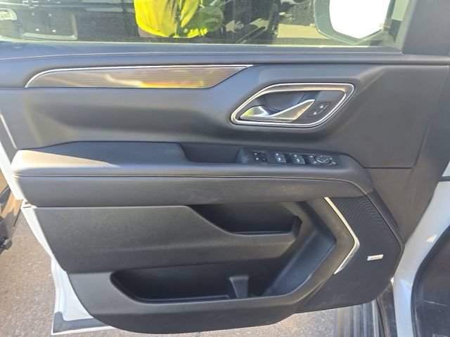 Used 2023 GMC Yukon AT4 w/ AT4 Premium Plus Package AWD/4WD image 15