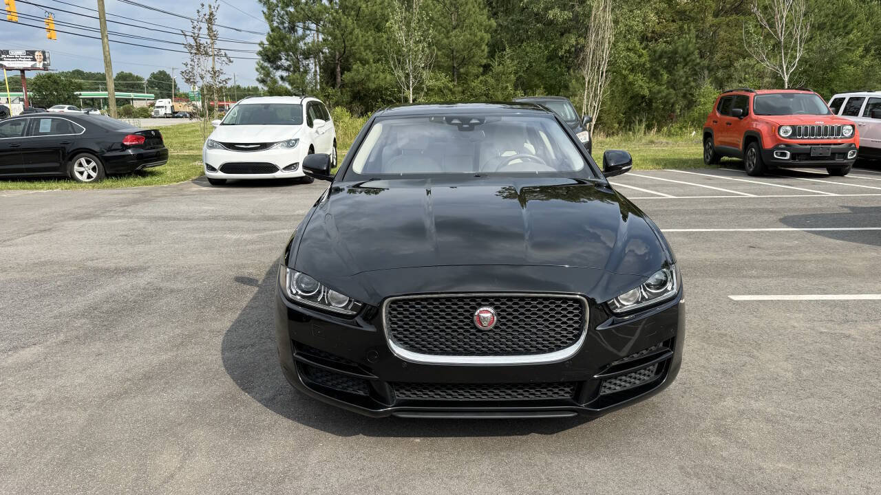 Used 2018 Jaguar XE Prestige RWD image 2