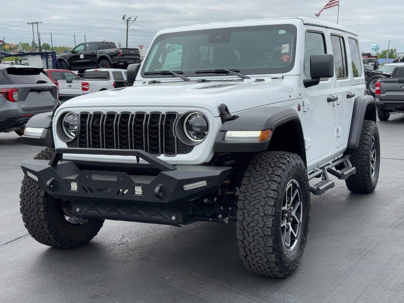 Used 2025 Jeep Wrangler Unlimited Rubicon w/ Convenience Group AWD/4WD image 8
