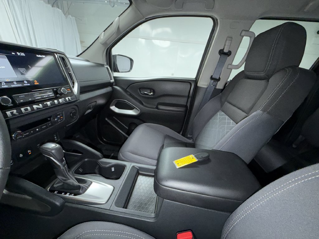 Used 2025 Nissan Frontier SV w/ SV Convenience Package AWD/4WD image 23