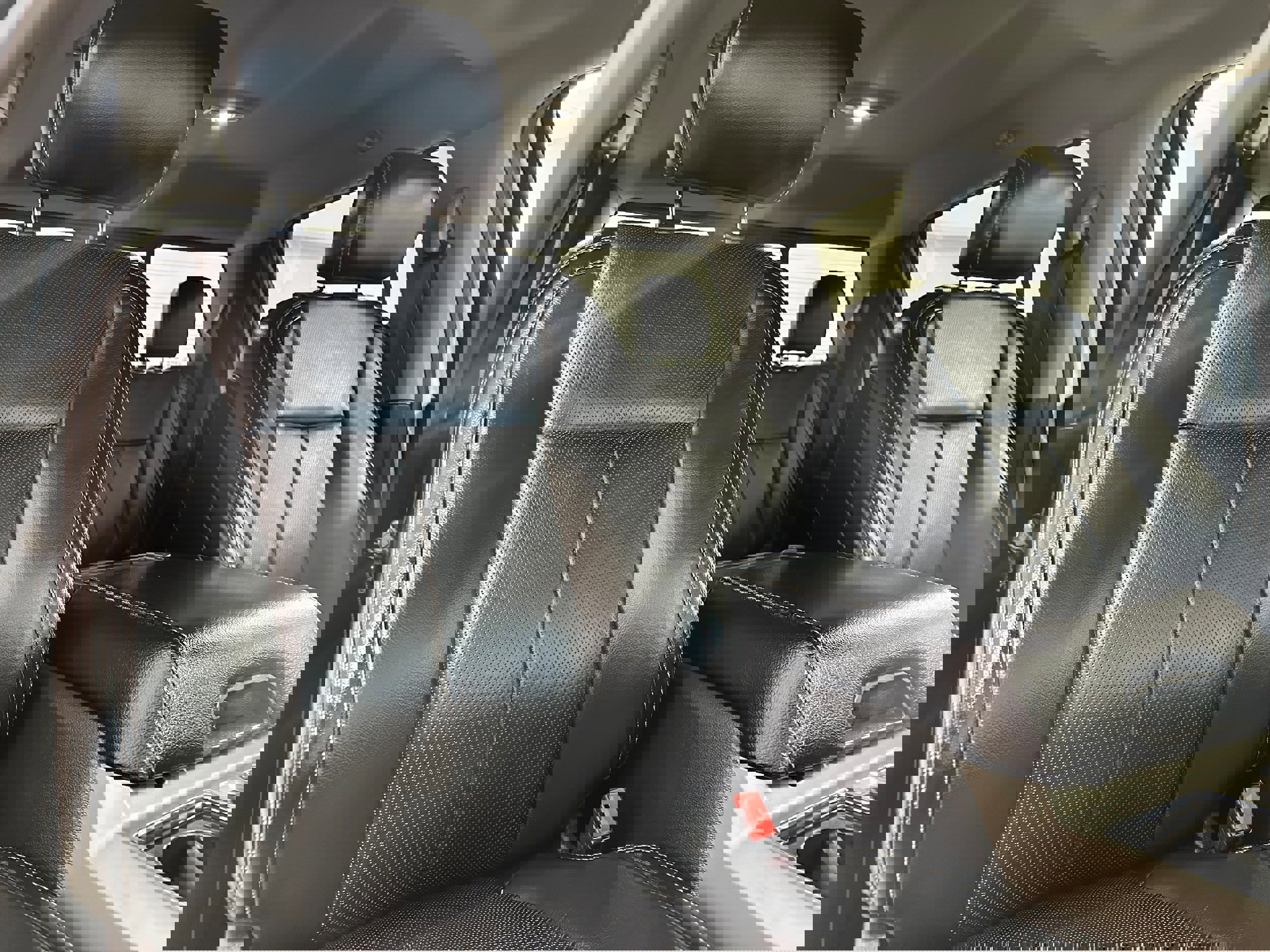 Used 2018 Ford F150 Lariat image 15