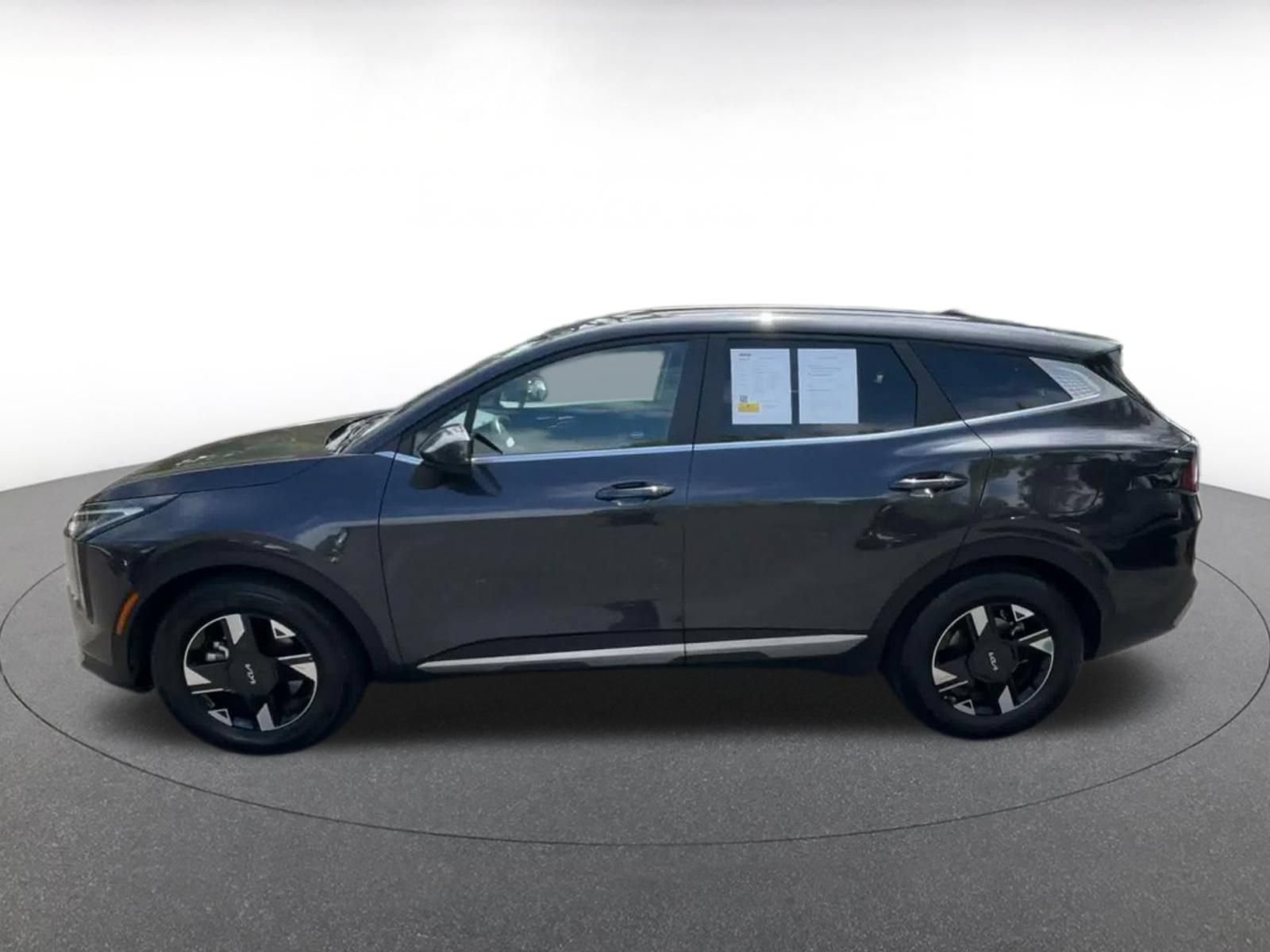 Used 2026 Kia Sportage LX FWD image 8