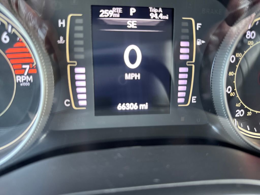 Used 2021 Jeep Cherokee Latitude Plus AWD/4WD image 17