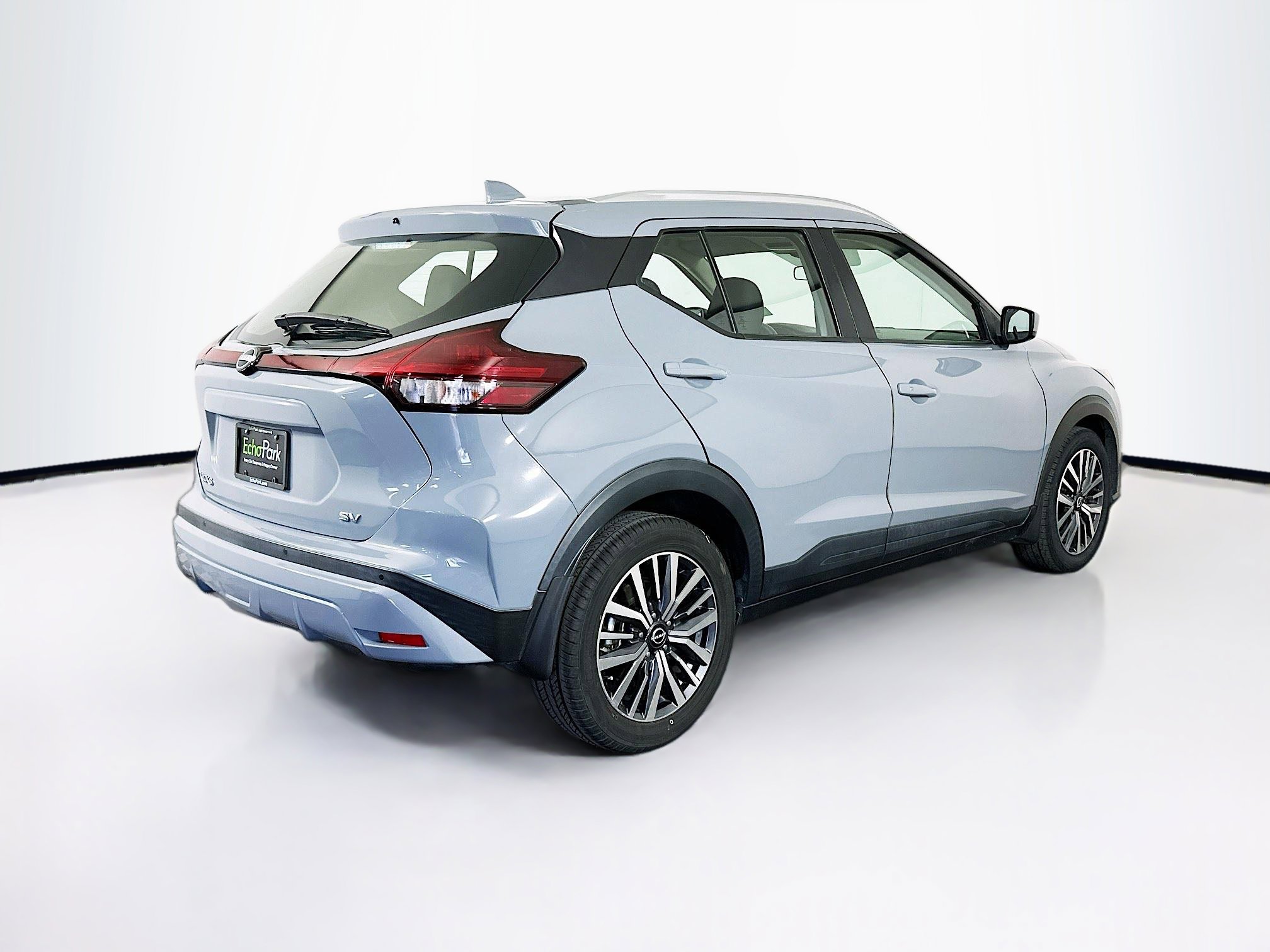 Used 2022 Nissan Kicks SV FWD image 9