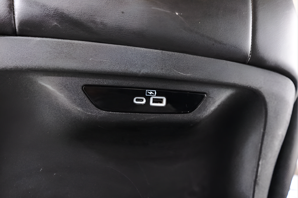 Used 2023 Chrysler Pacifica Touring-L FWD image 36