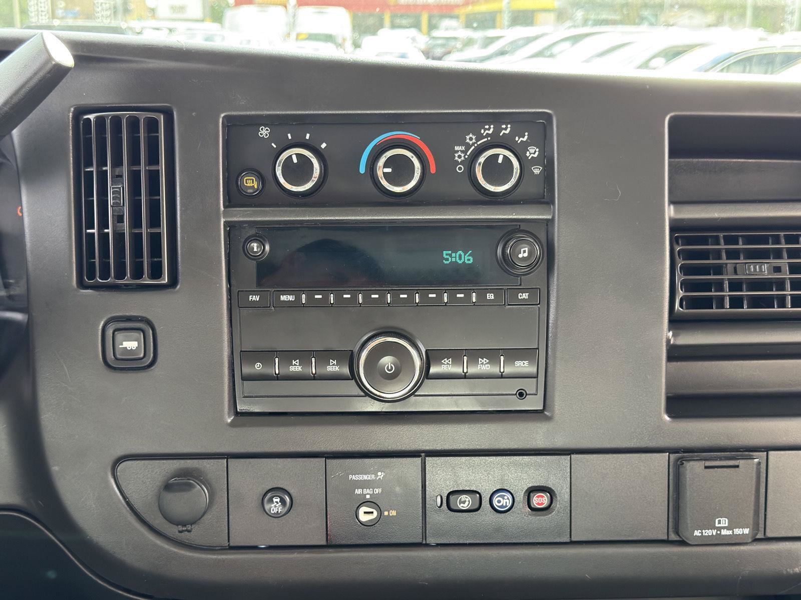 Used 2018 GMC Savana 3500 w/ Driver Convenience Package RWD image 26