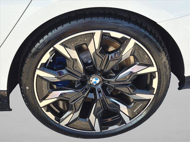 New 2027 BMW 550e xDrive w/ Premium Package AWD/4WD image 9