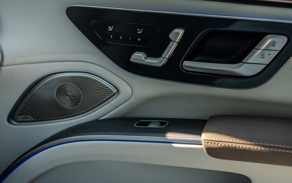 Used 2023 Mercedes-Benz EQS 580 4MATIC Sedan image 14