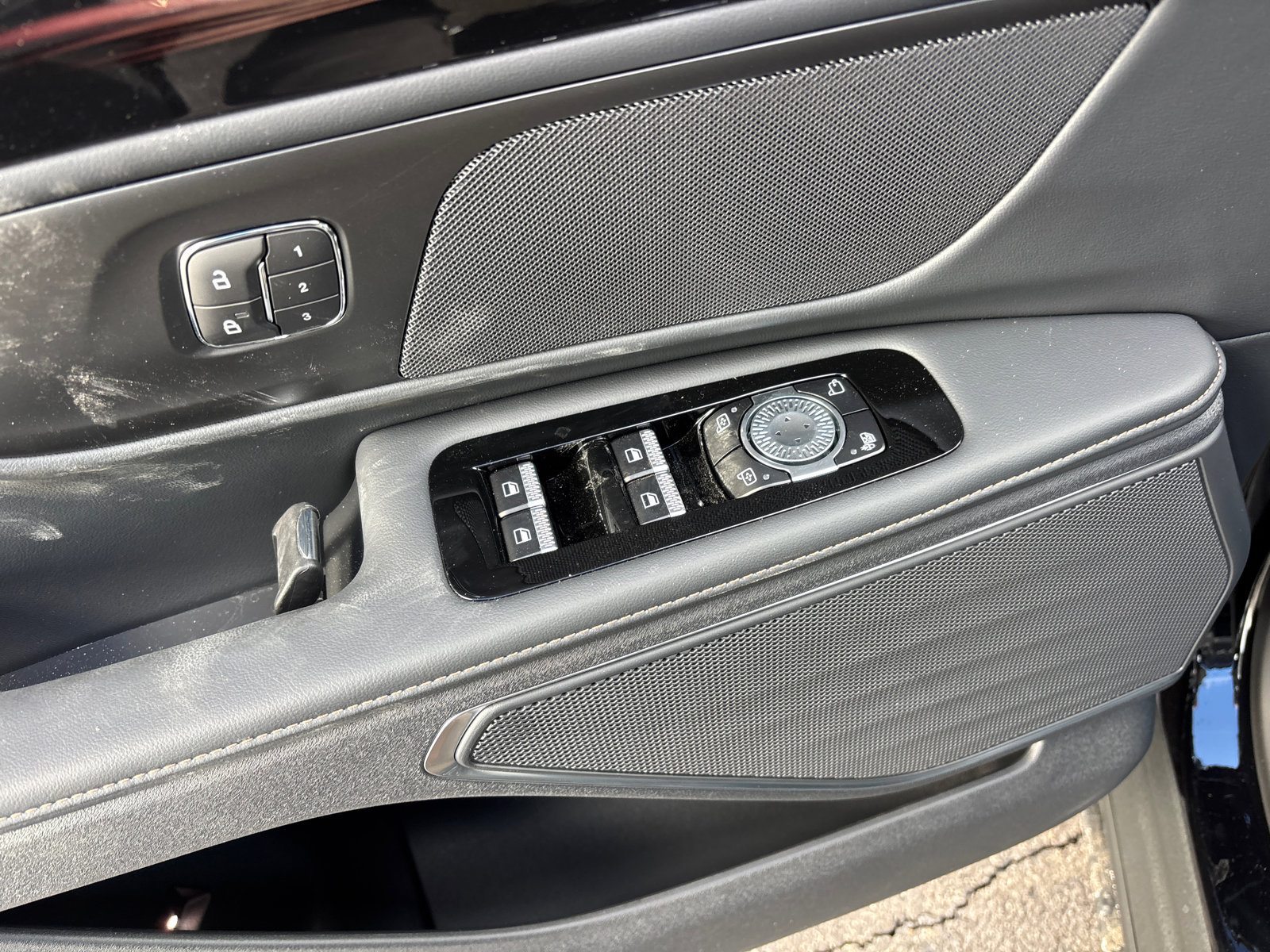 New 2026 Lincoln Nautilus Premier AWD/4WD image 13
