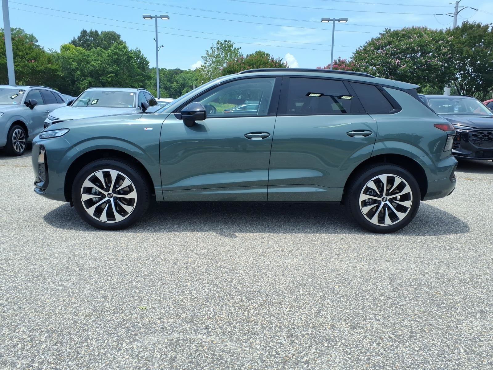 New 2026 Audi Q3 quattro 2.0T AWD/4WD image 9