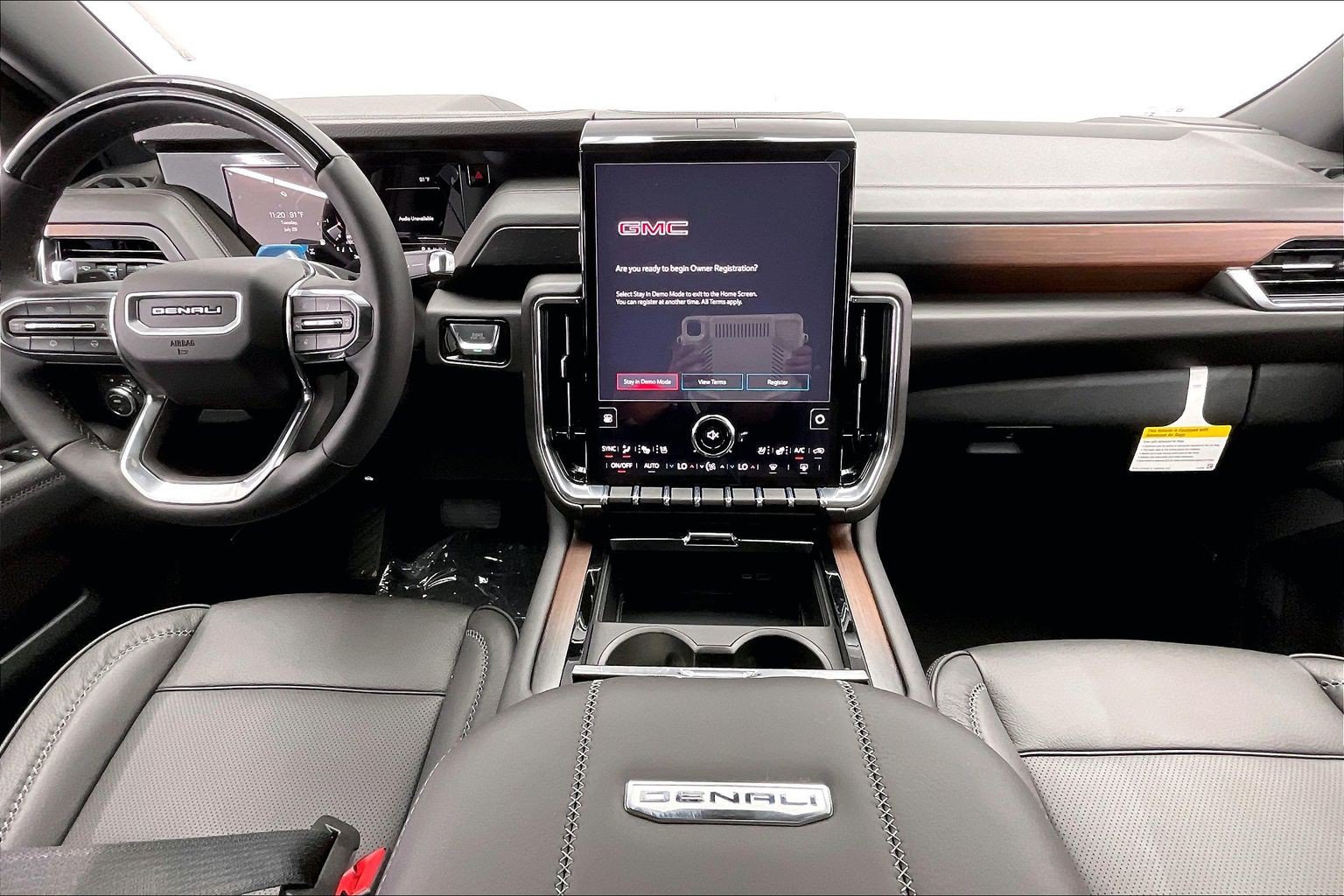 New 2026 GMC Yukon XL Denali w/ Denali Reserve Package AWD/4WD image 5