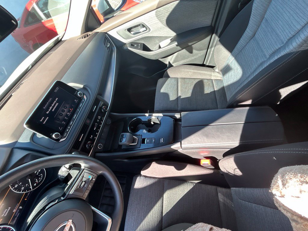 Used 2023 Nissan Rogue SV FWD image 15