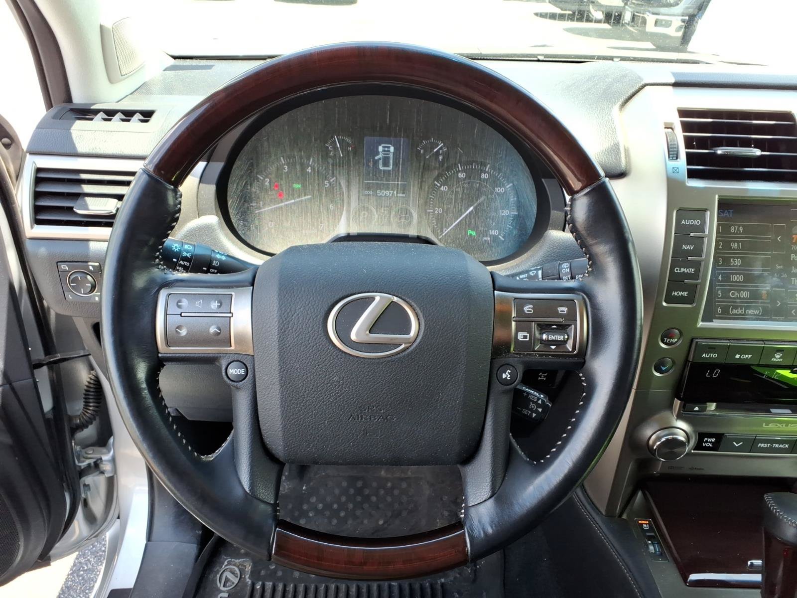 Used 2018 Lexus GX 460 Premium w/ Premium Package AWD/4WD image 21