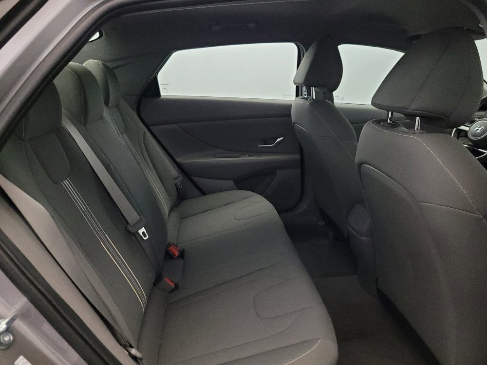 Used 2023 Hyundai Elantra SEL w/ Convenience Package FWD image 19