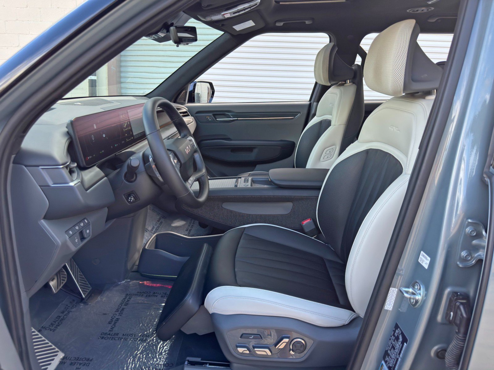 Used 2024 Kia EV9 GT-Line AWD/4WD image 17