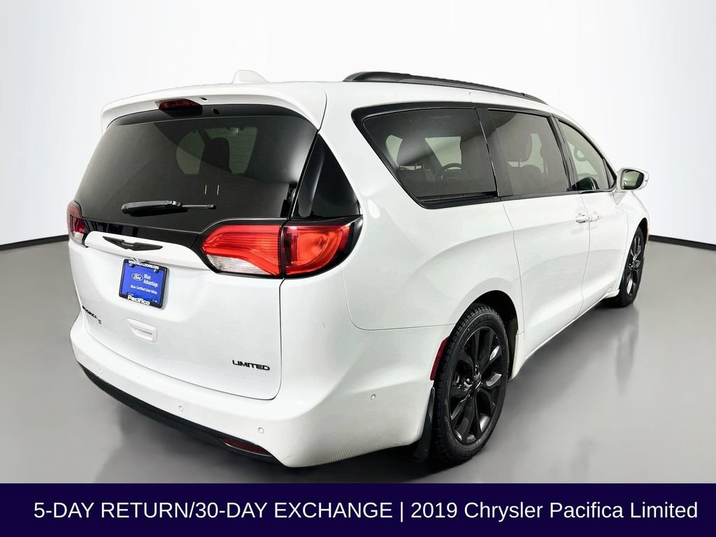 Used 2019 Chrysler Pacifica Limited w/ Advanced Safetytec Group FWD image 8