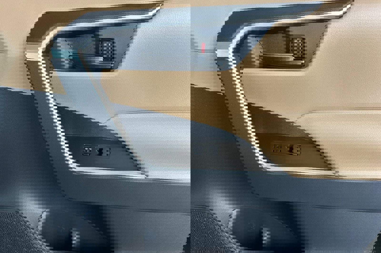 New 2025 Toyota RAV4 LE image 21