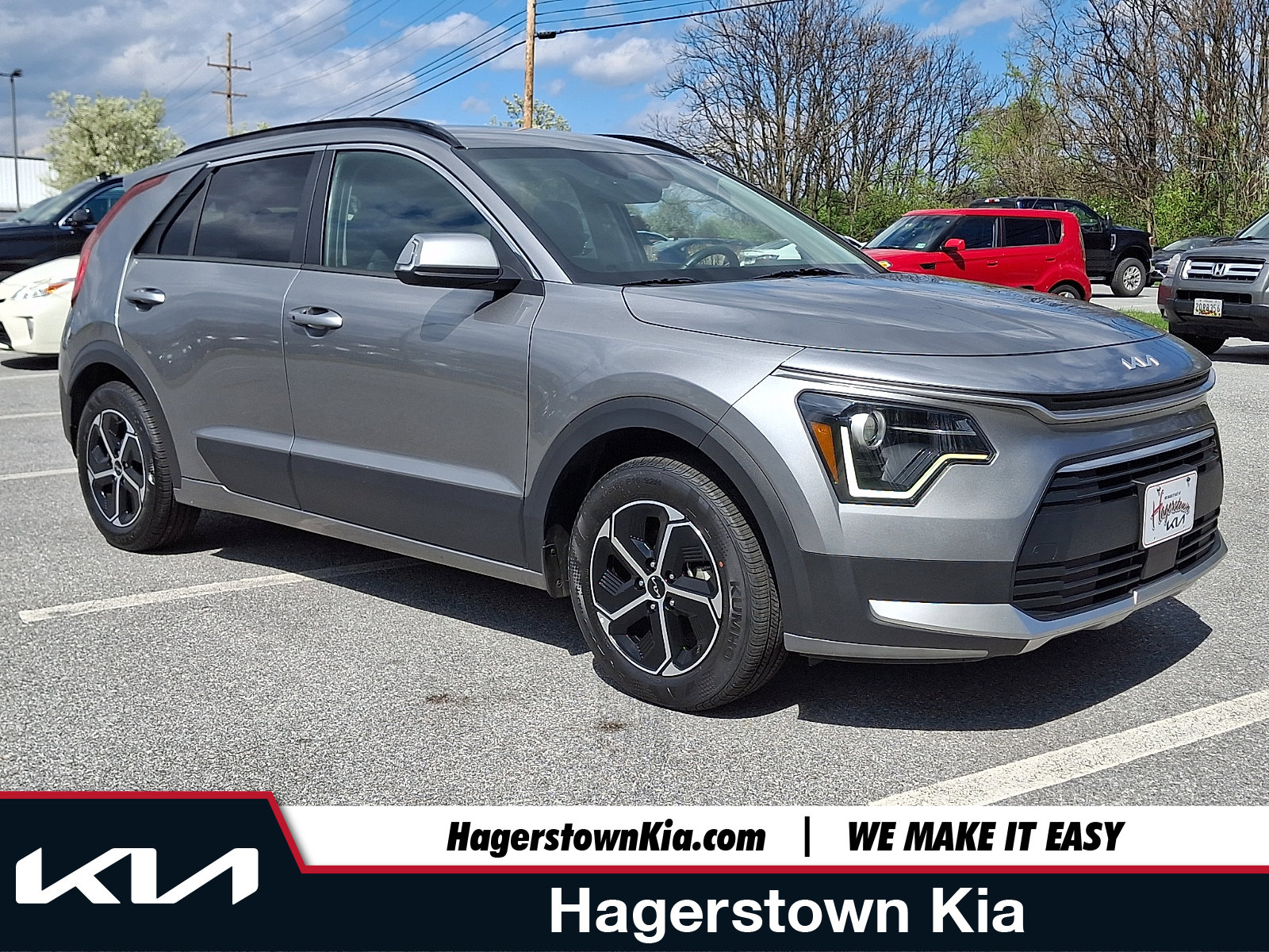 Used 2024 Kia Niro EX image 1