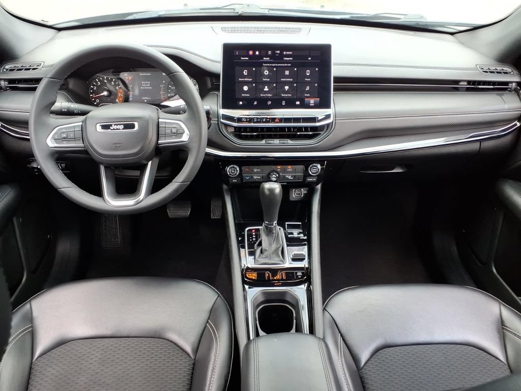 Used 2023 Jeep Compass Latitude AWD/4WD image 21