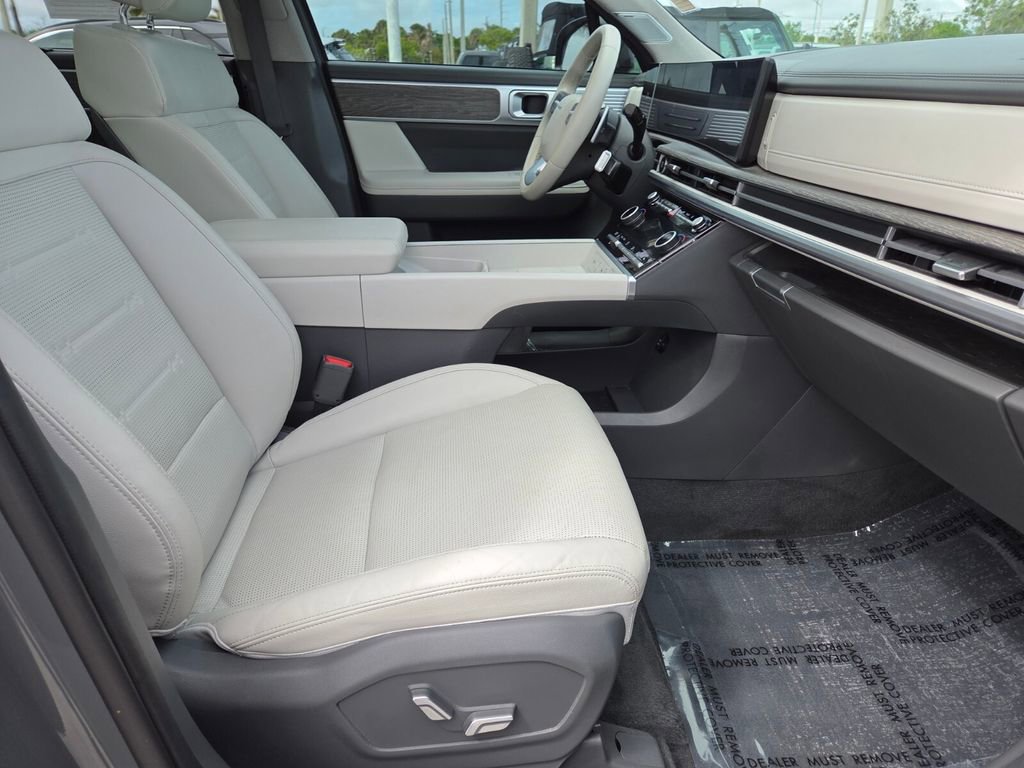 Used 2024 Hyundai Santa Fe Limited FWD image 10