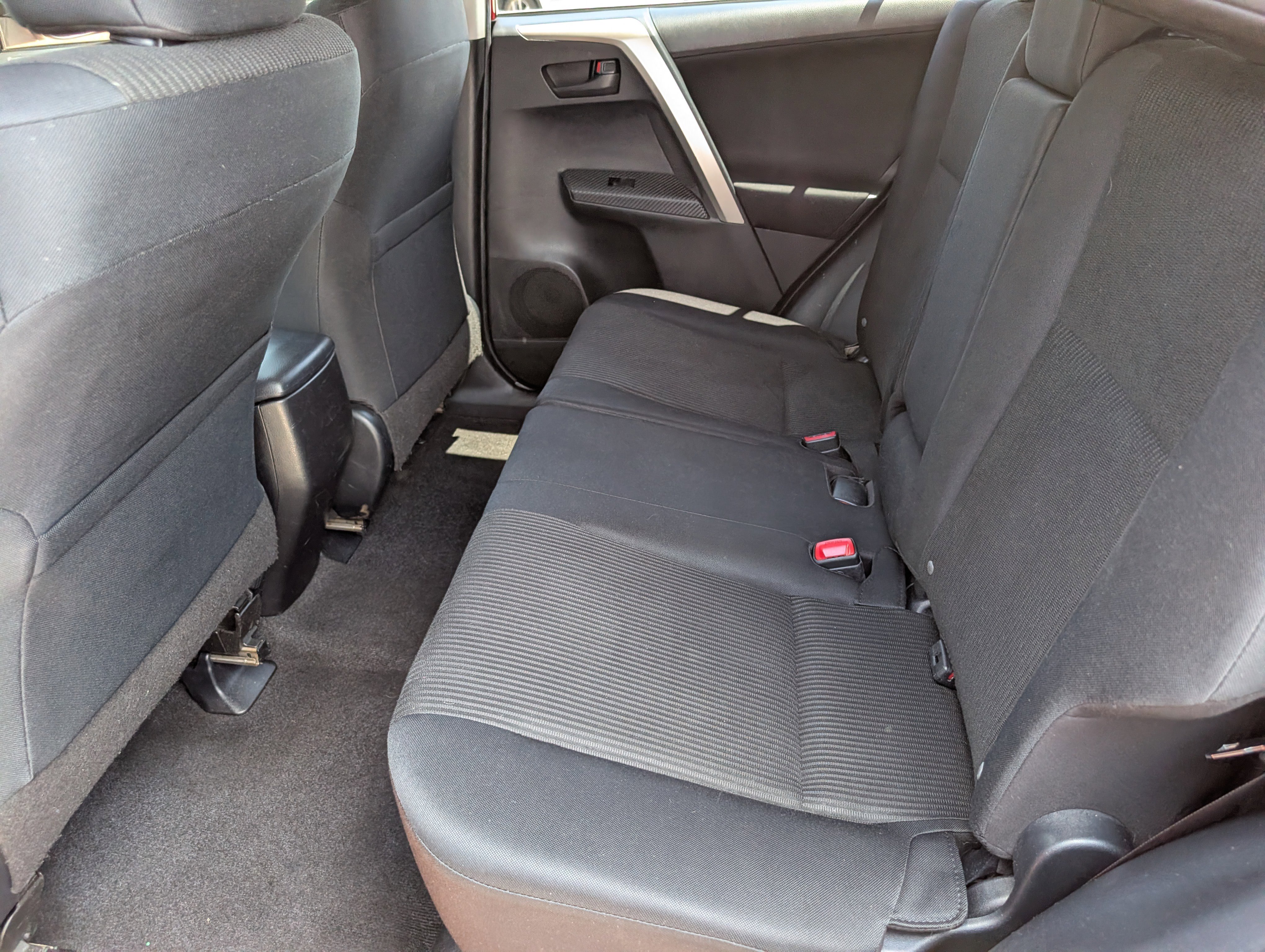 Used 2015 Toyota RAV4 LE FWD image 11
