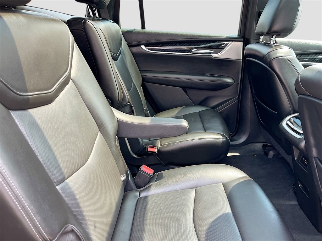 Used 2022 Cadillac XT6 Premium Luxury image 31