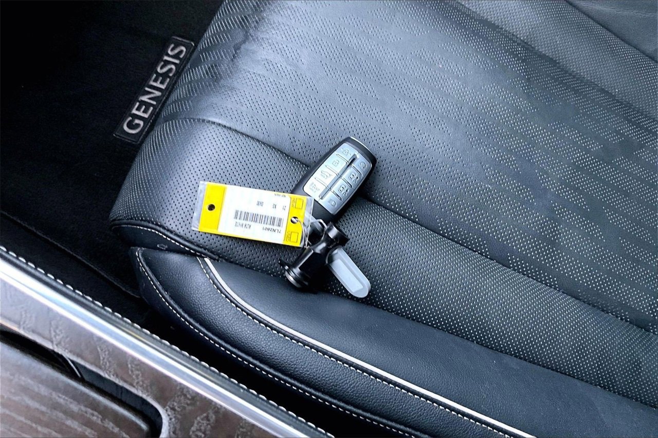 Used 2021 Genesis GV80 3.5T w/ Advanced Package 06 image 31