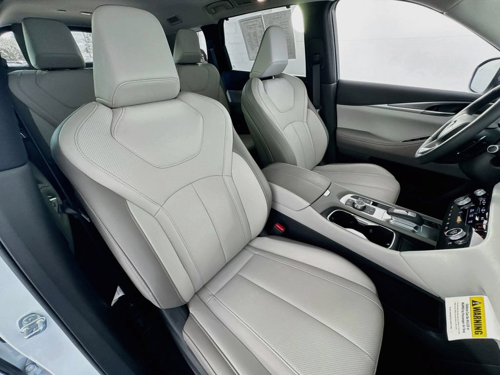 Used 2026 INFINITI QX60 Luxe w/ Cargo Package FWD image 31
