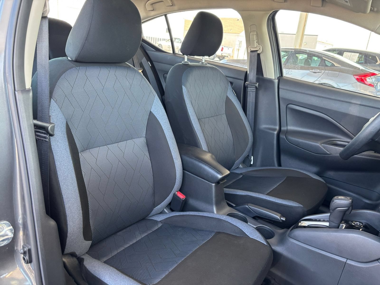 Used 2025 Nissan Versa SV FWD image 34