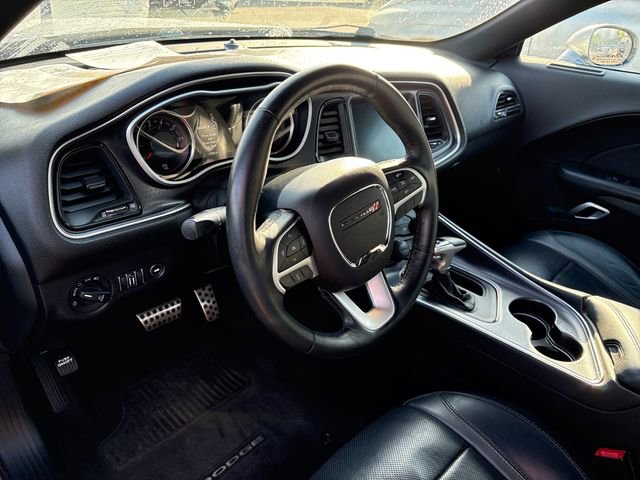 Used 2016 Dodge Challenger SXT Plus RWD image 8