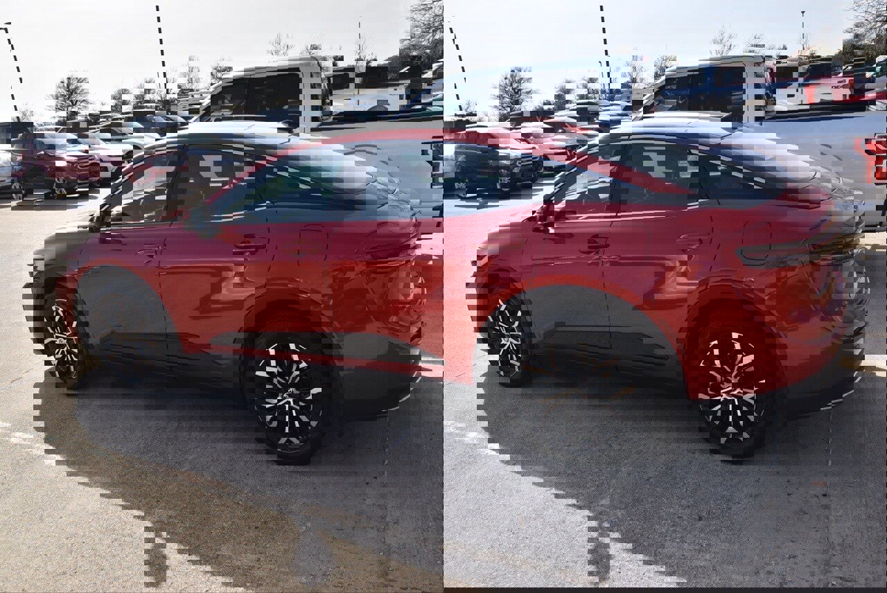 Used 2025 Toyota Crown Limited image 8