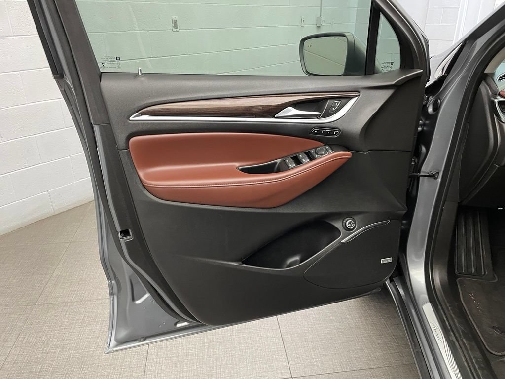 Used 2020 Buick Enclave Avenir w/ Avenir Technology Package FWD image 23