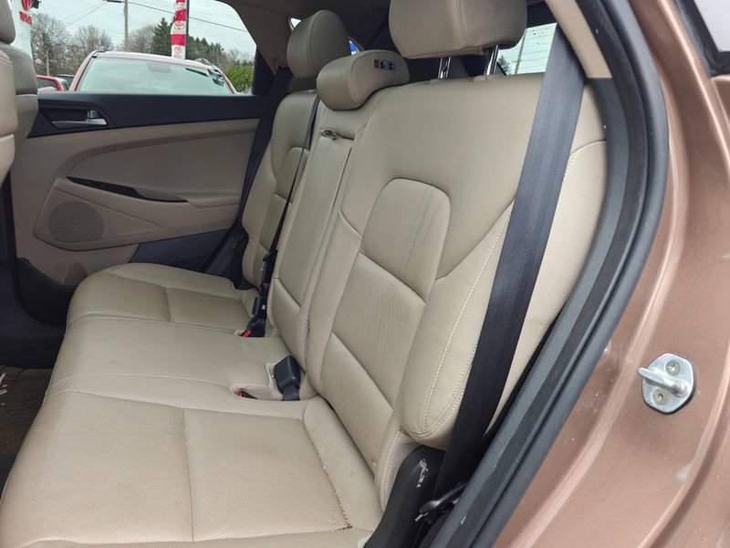 Used 2016 Hyundai Tucson Limited w/ Option Group 03 image 9