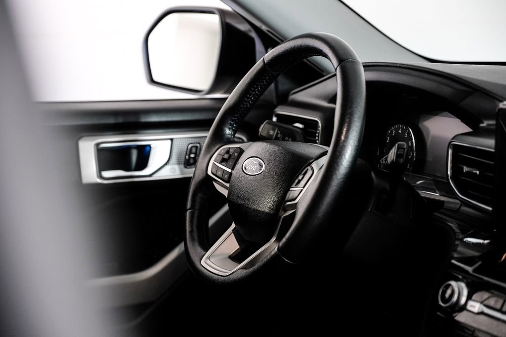 Used 2024 Ford Explorer Limited image 13
