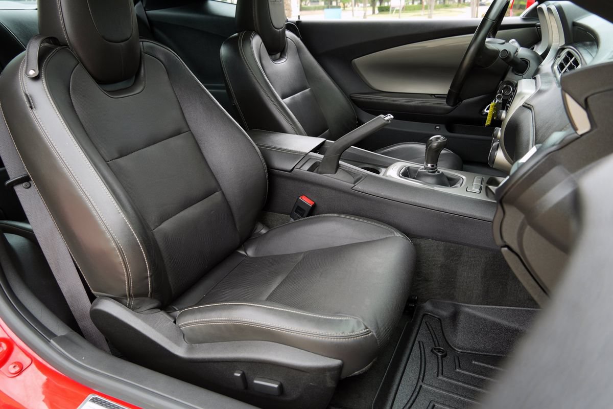 Used 2015 Chevrolet Camaro SS w/ RS Package RWD image 8