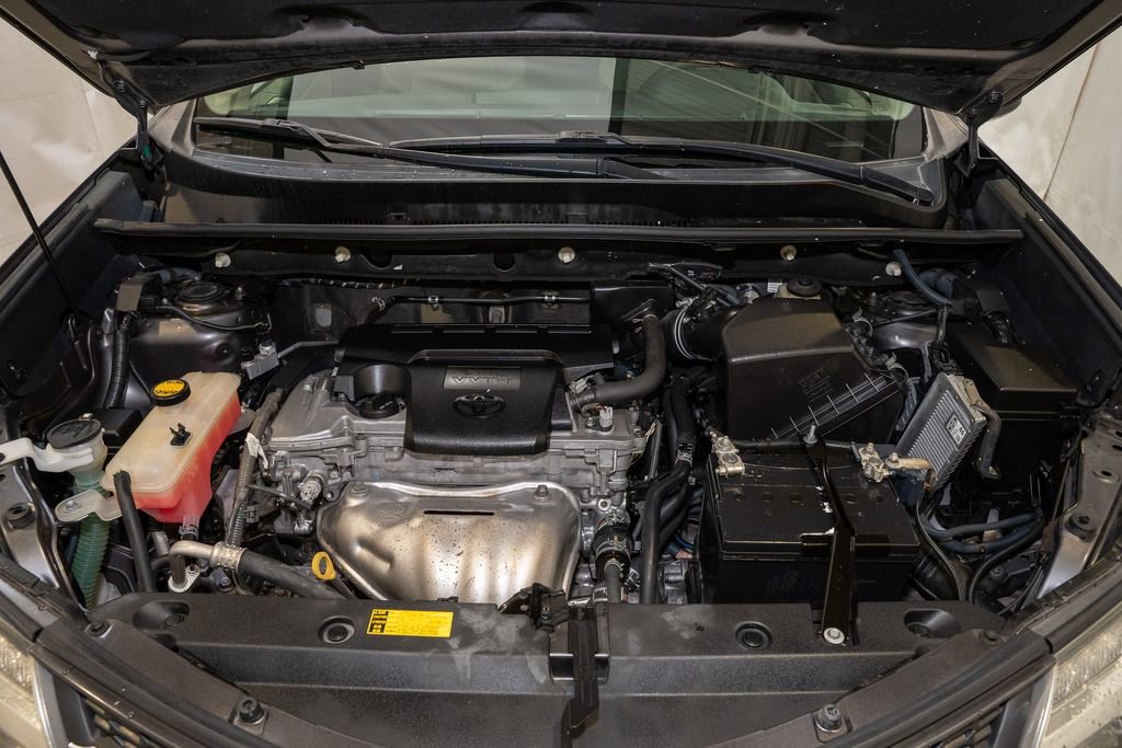 Used 2015 Toyota RAV4 XLE image 19