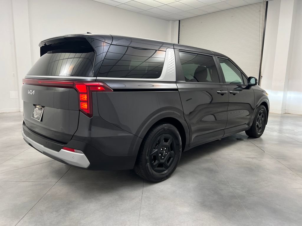Used 2025 Kia Carnival image 7