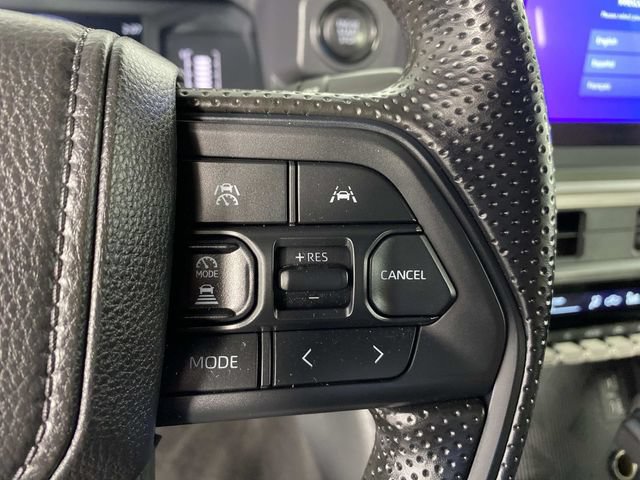 Used 2025 Toyota Tacoma SR5 AWD/4WD image 16