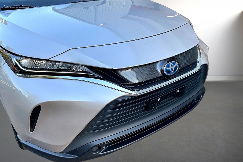 Used 2022 Toyota Venza LE AWD/4WD image 31