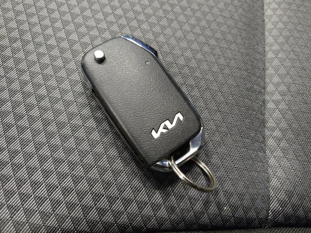 Used 2025 Kia Soul LX image 32