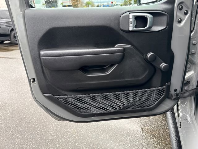 Used 2023 Jeep Gladiator Sport image 17