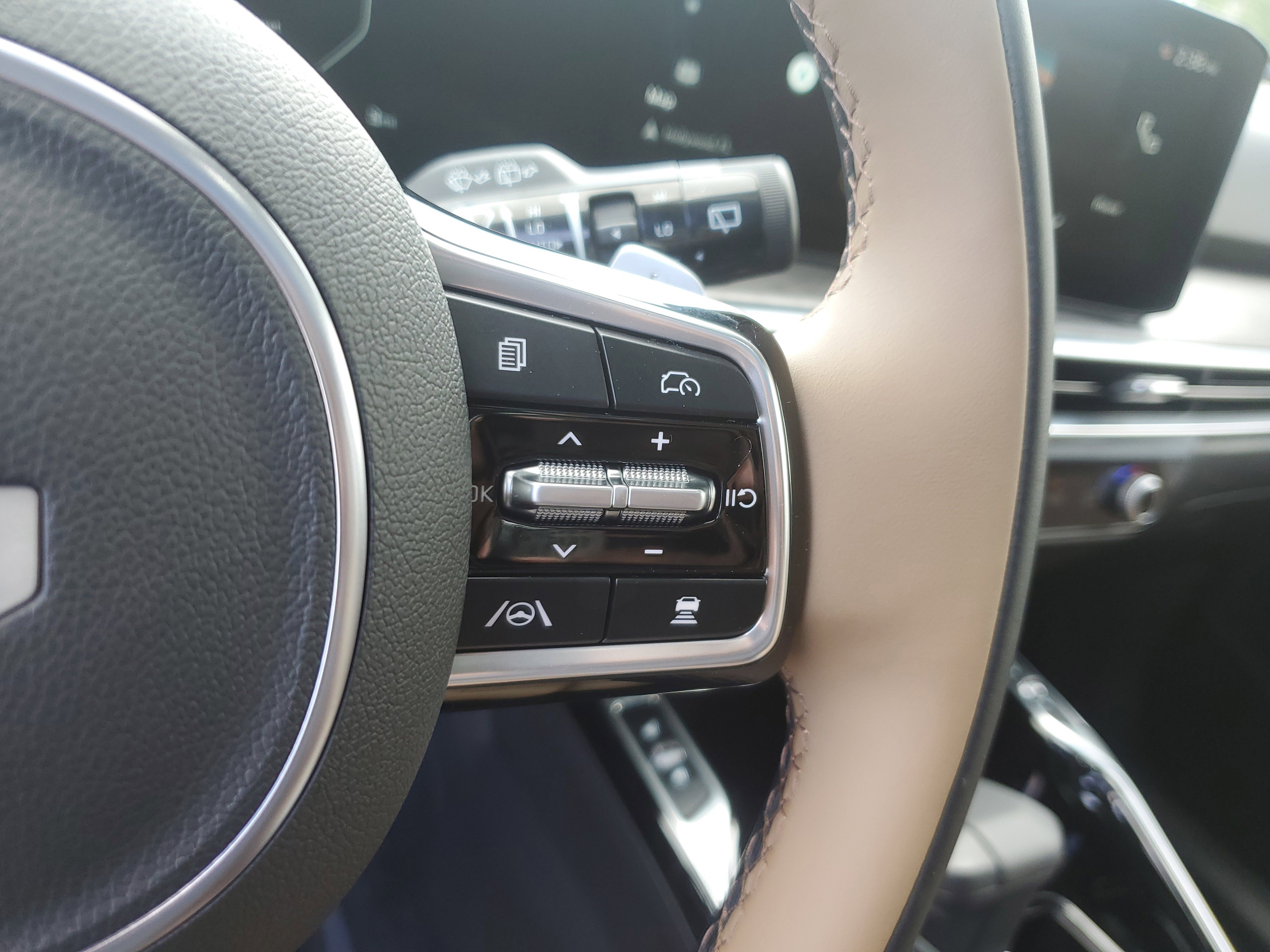 New 2025 Kia Sorento SX Prestige w/ Olive Brown Leather Package image 25